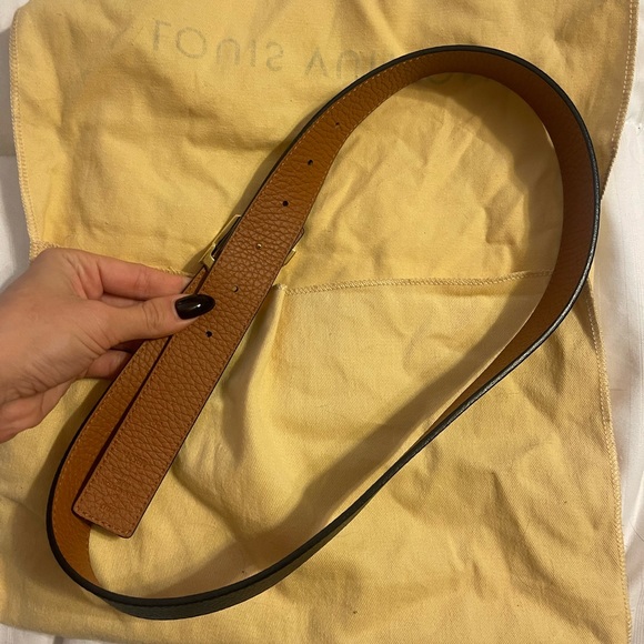 LV Initiales 30mm Reversible Belt - Picture 2 of 4